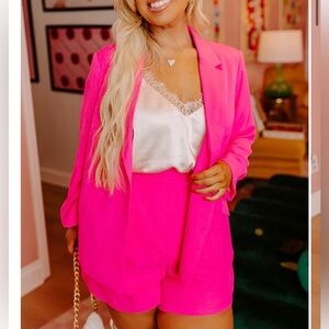 Skies are a blue size 3X HOT PINK blazer